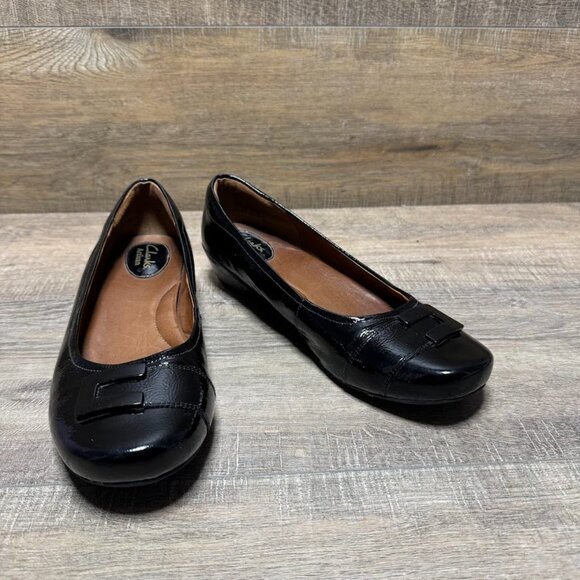 Clarks Artisan Black Patent Leather Low Wedge Slip On Shoes Women's Size 8.5 - Picture 6 of 7